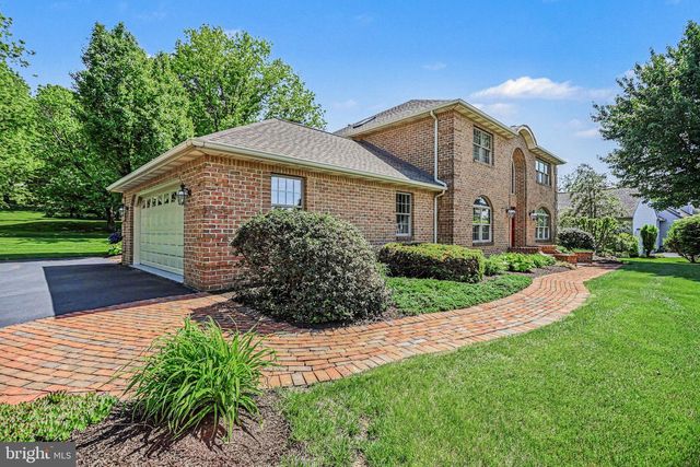 1366 HICKORY RUN DR, Elizabethtown, PA 17022