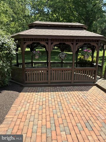1366 HICKORY RUN DR, Elizabethtown, PA 17022