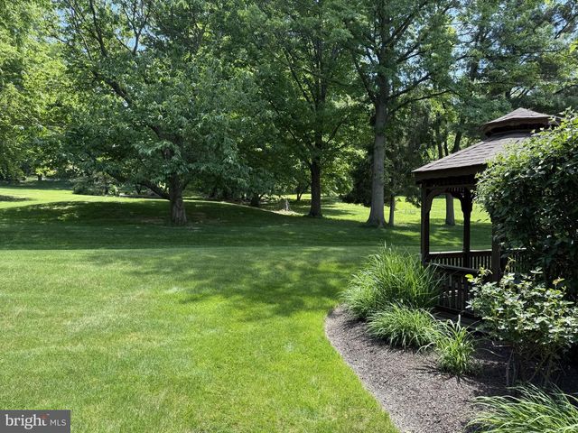 1366 HICKORY RUN DR, Elizabethtown, PA 17022