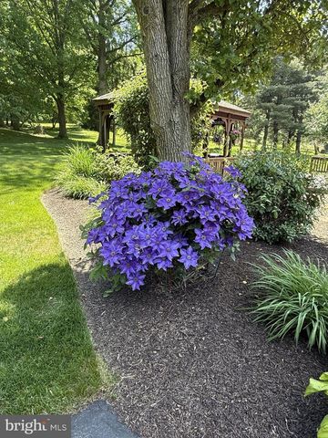 1366 HICKORY RUN DR, Elizabethtown, PA 17022