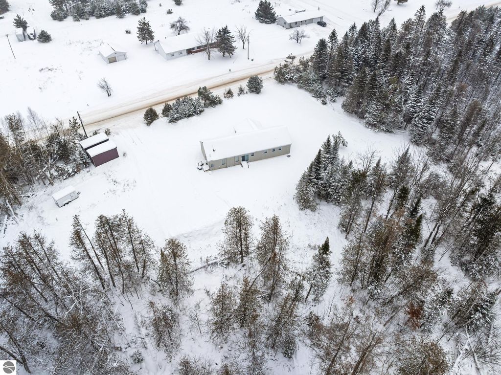 Image 5 of property listing at 433 Alexander Road, Vanderbilt, MI 49795