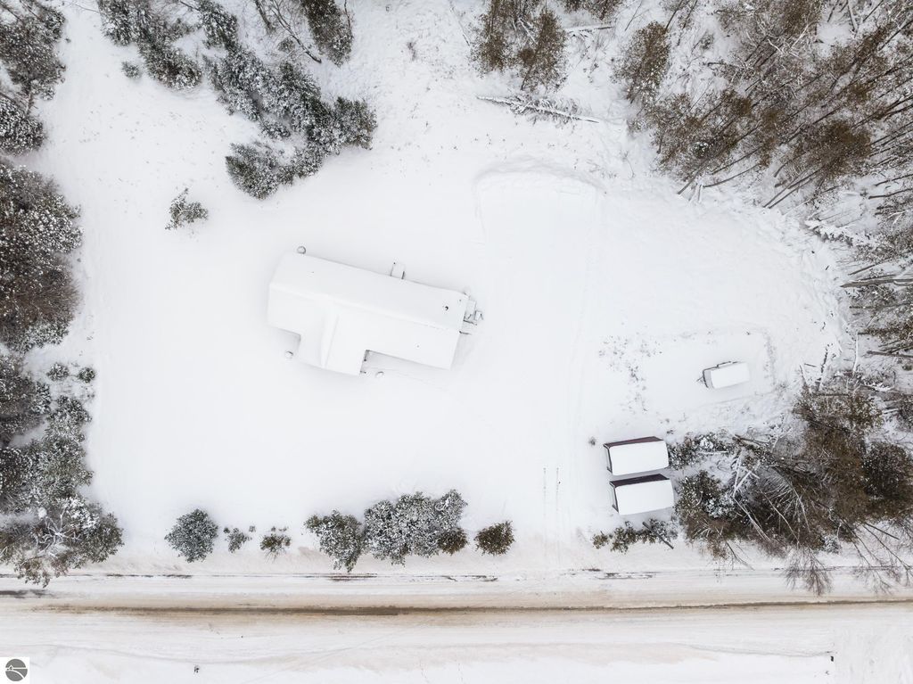 Image 8 of property listing at 433 Alexander Road, Vanderbilt, MI 49795