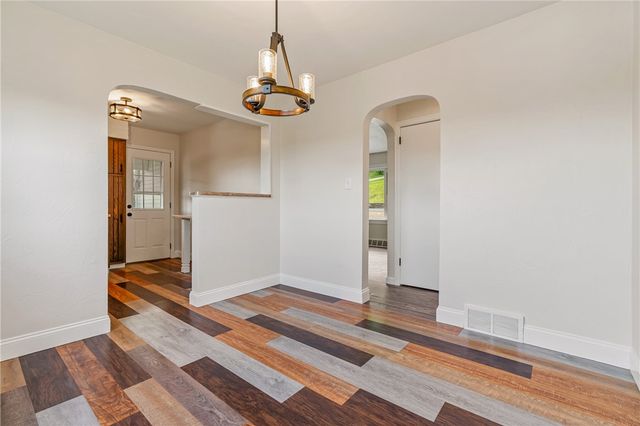 6612 Overlook St, South Park, PA 15129
