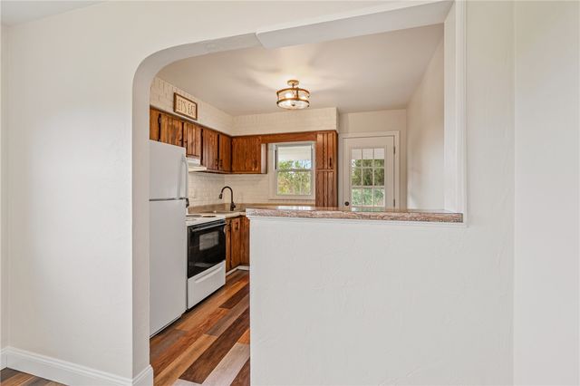 6612 Overlook St, South Park, PA 15129