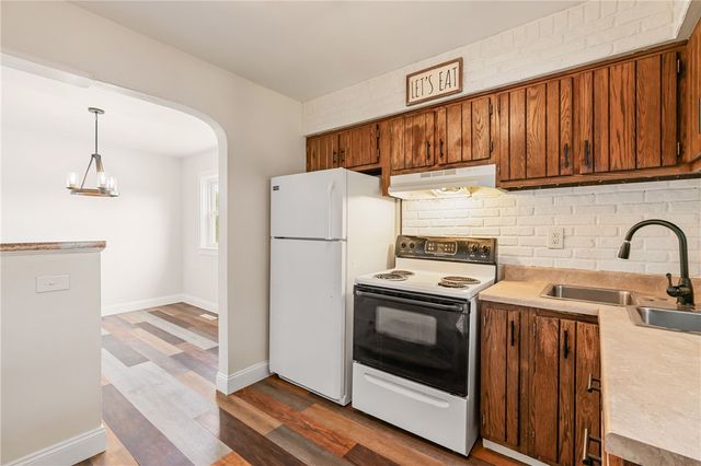 6612 Overlook St, South Park, PA 15129