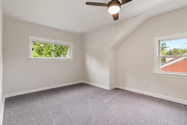 6612 Overlook St, South Park, PA 15129