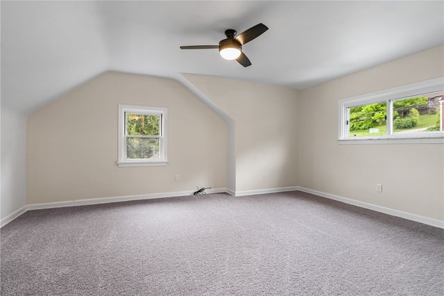 6612 Overlook St, South Park, PA 15129