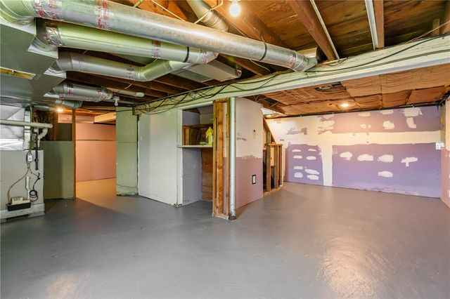 6612 Overlook St, South Park, PA 15129