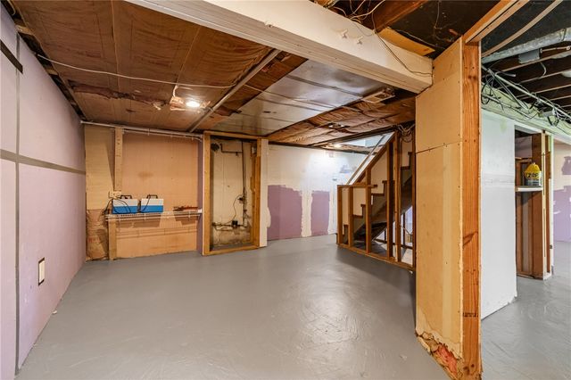 6612 Overlook St, South Park, PA 15129