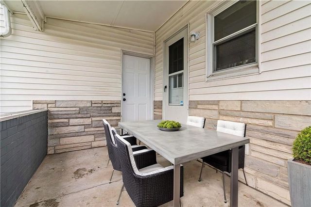6612 Overlook St, South Park, PA 15129