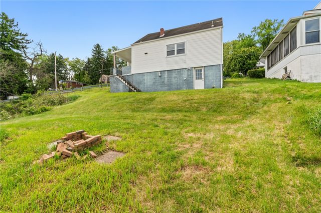 6612 Overlook St, South Park, PA 15129