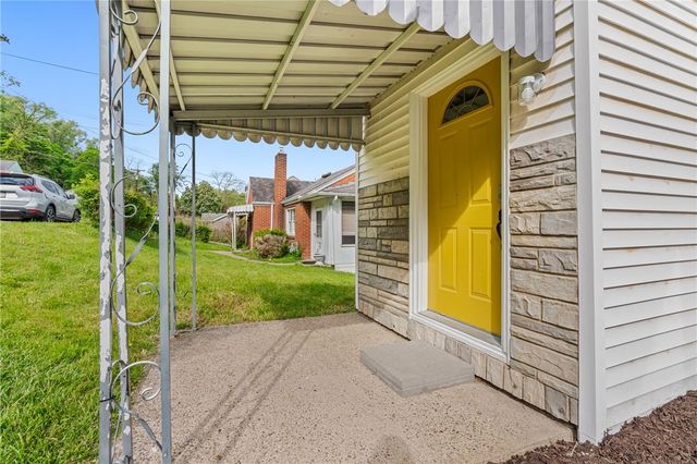 6612 Overlook St, South Park, PA 15129