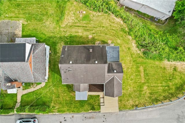 6612 Overlook St, South Park, PA 15129