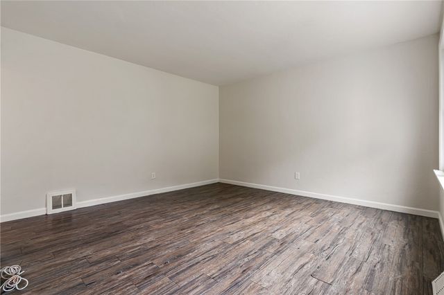 6612 Overlook St, South Park, PA 15129