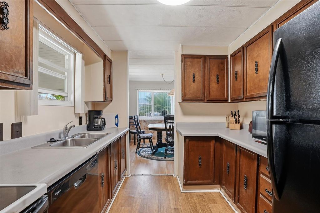 Image 12 of property listing at 9790 66TH STREET N 468, Pinellas Park, FL 33782