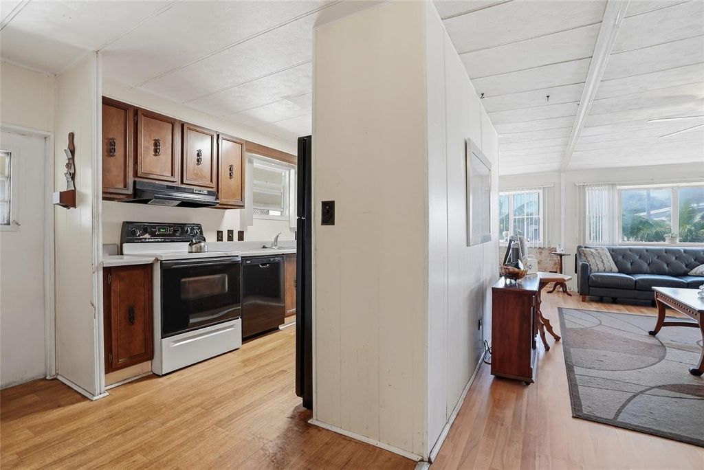 Image 14 of property listing at 9790 66TH STREET N 468, Pinellas Park, FL 33782