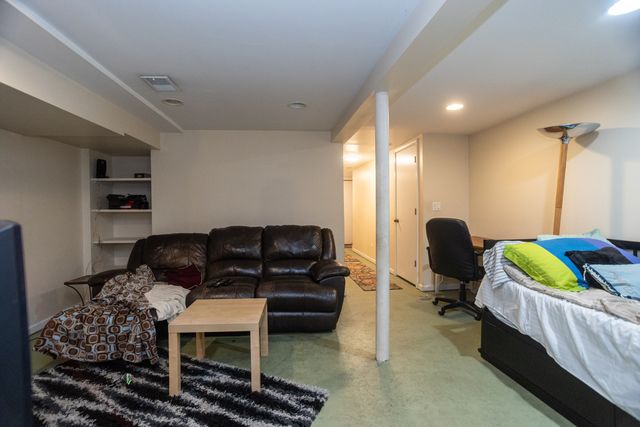 2007 N Oakley Avenue, Chicago, IL 60647