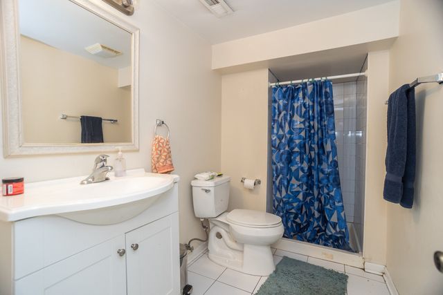 2007 N Oakley Avenue, Chicago, IL 60647