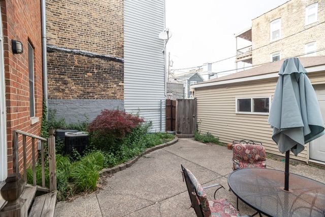 2007 N Oakley Avenue, Chicago, IL 60647