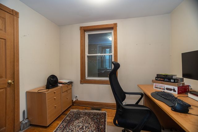 2007 N Oakley Avenue, Chicago, IL 60647