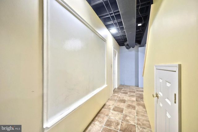 811 LAUREL WOODS LN, Hanover, PA 17331