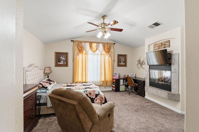 6632 E Michigan Avenue, Fresno, CA 93727