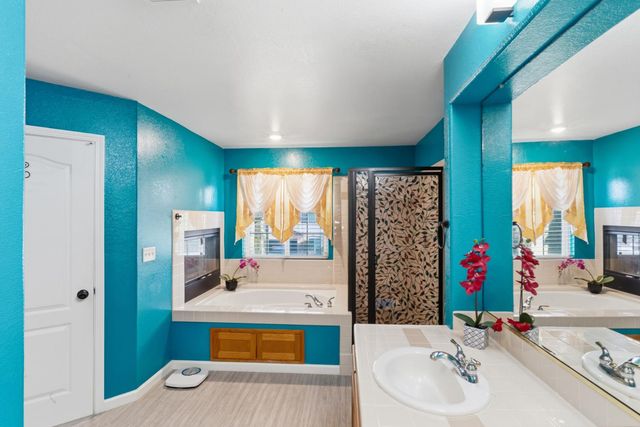 6632 E Michigan Avenue, Fresno, CA 93727