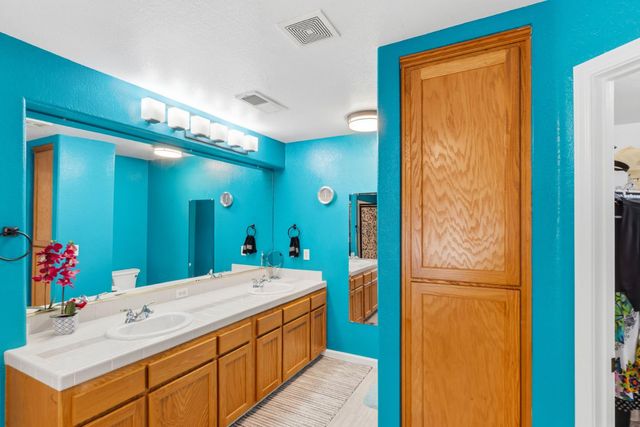 6632 E Michigan Avenue, Fresno, CA 93727