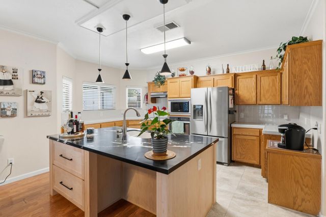 6632 E Michigan Avenue, Fresno, CA 93727