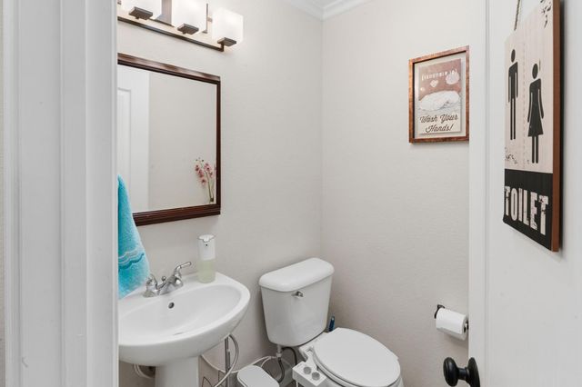 6632 E Michigan Avenue, Fresno, CA 93727