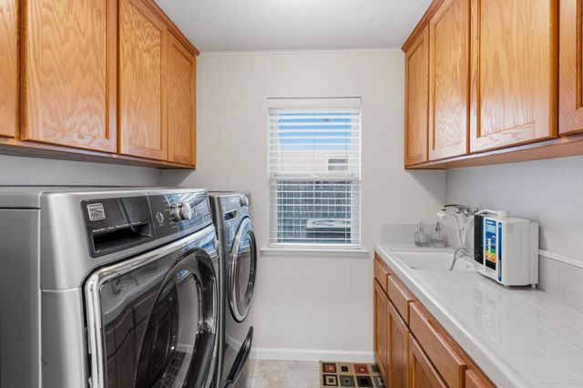 6632 E Michigan Avenue, Fresno, CA 93727