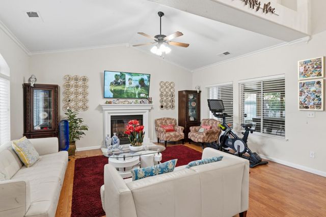 6632 E Michigan Avenue, Fresno, CA 93727