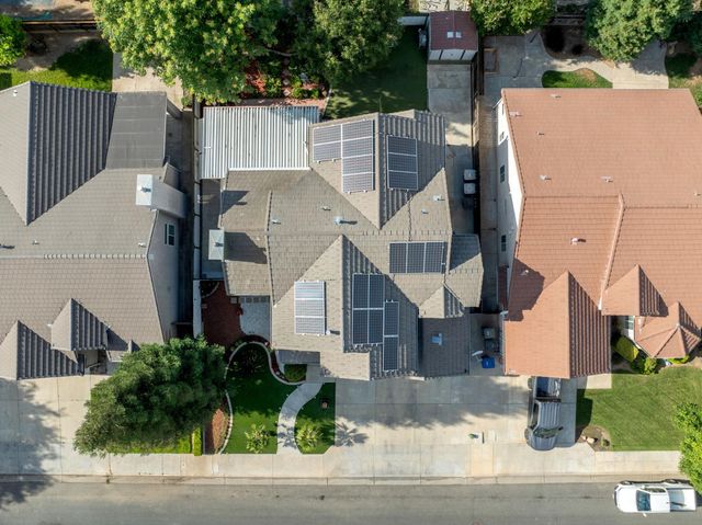 6632 E Michigan Avenue, Fresno, CA 93727