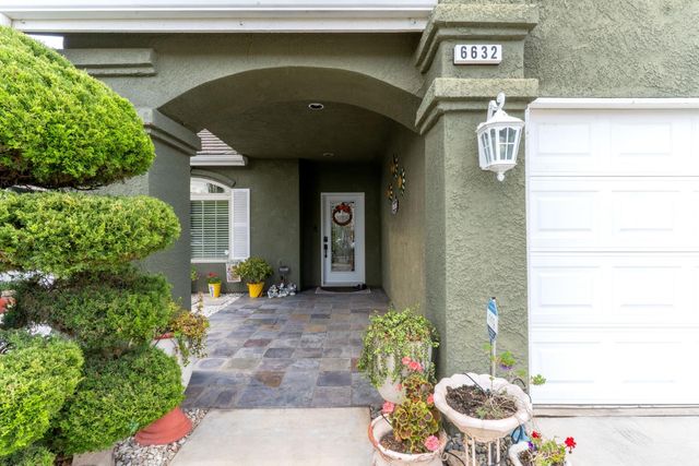 6632 E Michigan Avenue, Fresno, CA 93727