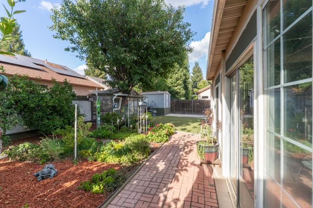 6632 E Michigan Avenue, Fresno, CA 93727