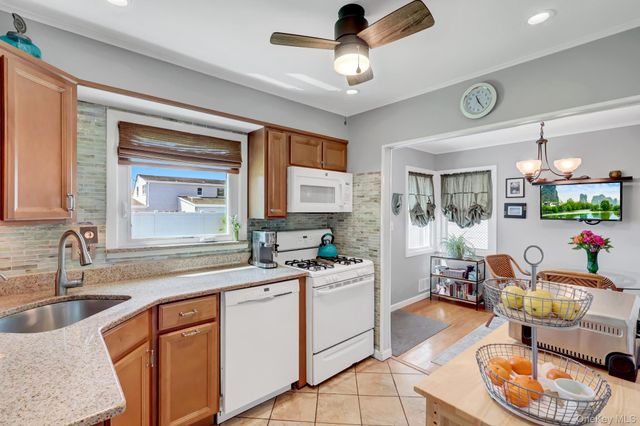 202 N Kings Avenue, Massapequa, NY 11758