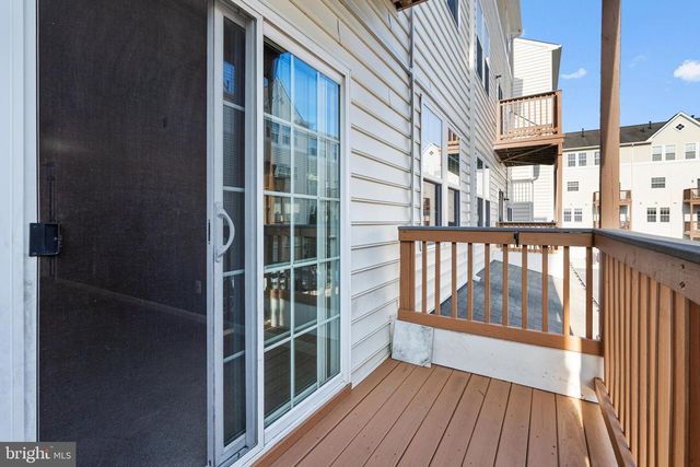 24546 BYRNE MEADOW SQ, Aldie, VA 20105