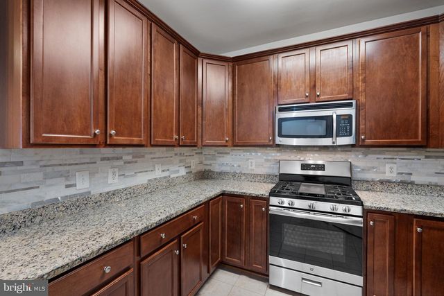 24546 BYRNE MEADOW SQ, Aldie, VA 20105