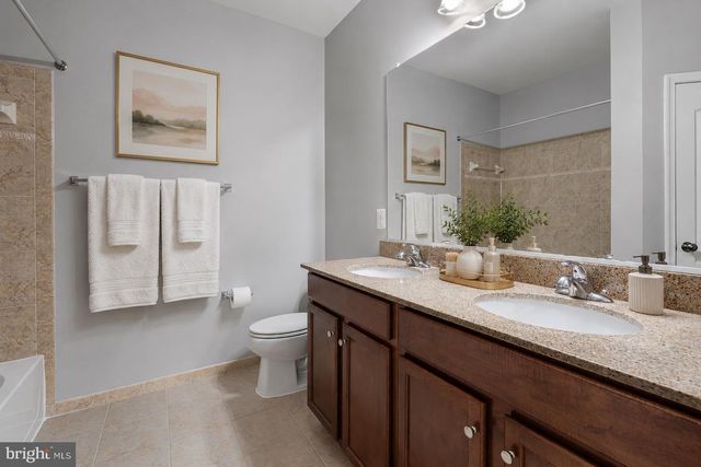 24546 BYRNE MEADOW SQ, Aldie, VA 20105