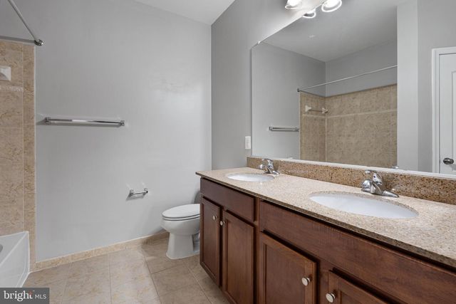 24546 BYRNE MEADOW SQ, Aldie, VA 20105