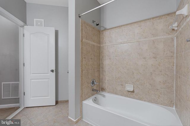 24546 BYRNE MEADOW SQ, Aldie, VA 20105