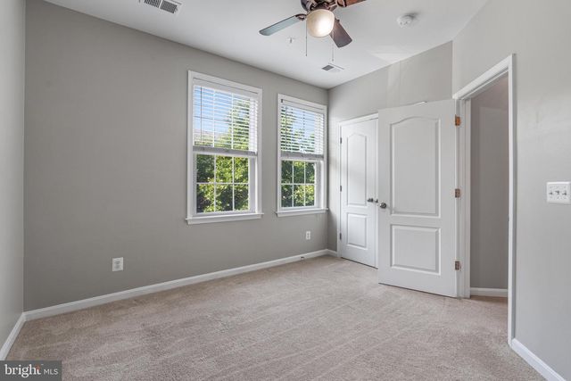 24546 BYRNE MEADOW SQ, Aldie, VA 20105