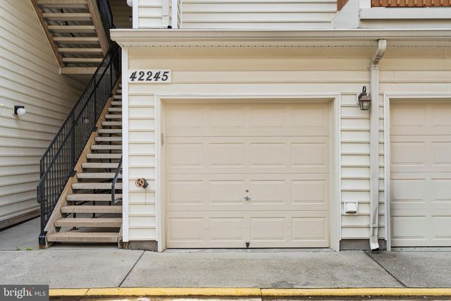 24546 BYRNE MEADOW SQ, Aldie, VA 20105