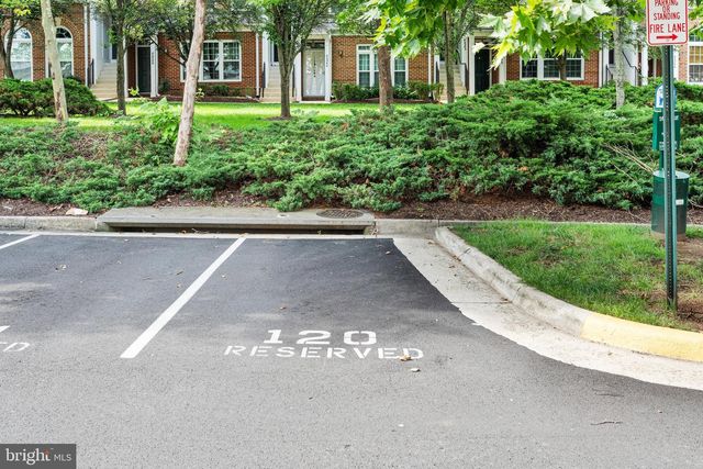 24546 BYRNE MEADOW SQ, Aldie, VA 20105
