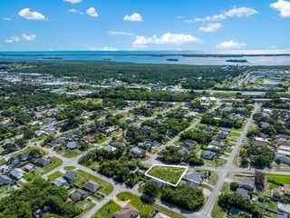 1325 2nd Road SW, Vero Beach, FL 32962