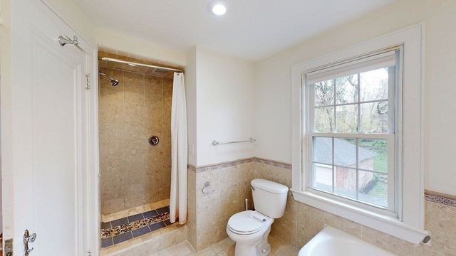 22 Longfellow Rd, Worcester, MA 01602