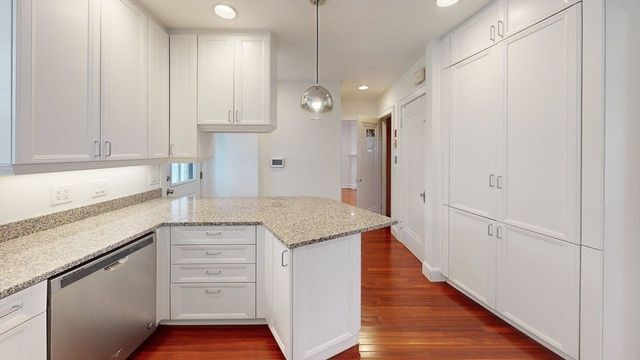 22 Longfellow Rd, Worcester, MA 01602