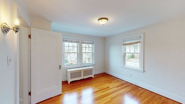 22 Longfellow Rd, Worcester, MA 01602