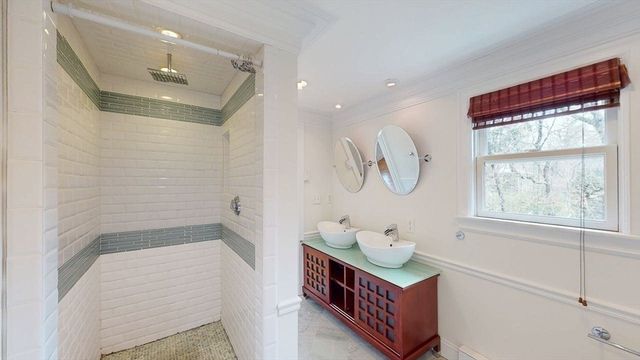 22 Longfellow Rd, Worcester, MA 01602