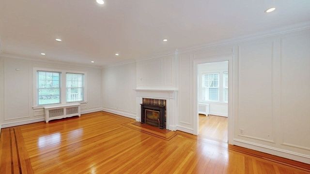 22 Longfellow Rd, Worcester, MA 01602